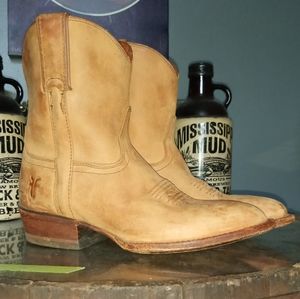 Women size 6.5 Frye Billy Short Cowgirl boots